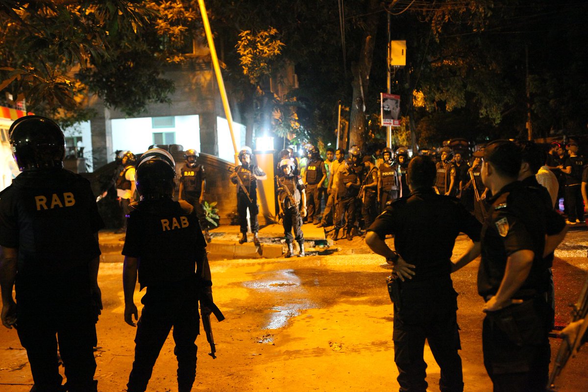 20 civilians  and  6 militants killed in Dhaka café siege, say Bangladeshi army officials