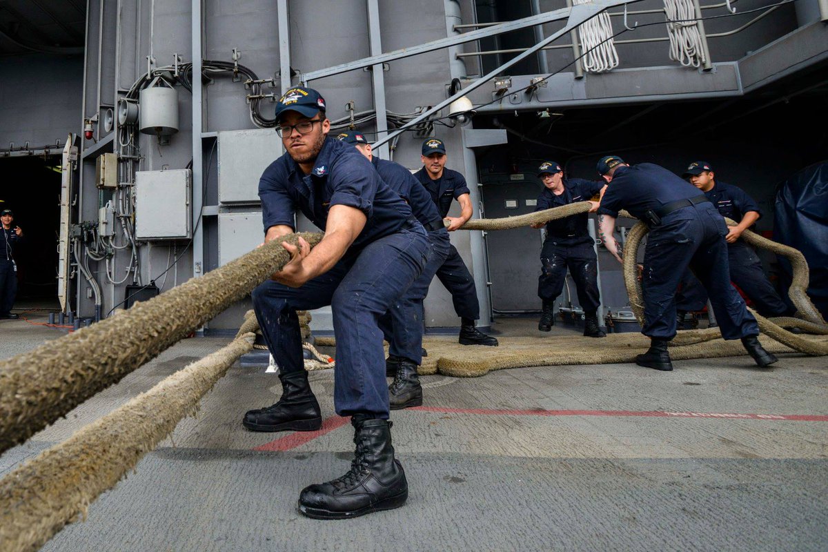 Underway: Shift colors. The Ronald Reagan Strike Group has departed Yokosuka, Japan for a Western Pacific patrol. Fair winds and following seas USSRonaldReagan, USSMustin, USSAntietam and USSChancellorsville.    
