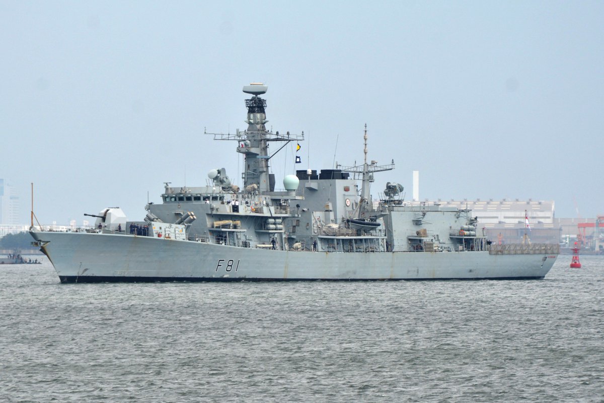 France and Britain are to sail warships into certain areas of the South China Sea to challenge expanding Chinese naval presence, declare both country's defense ministers.    