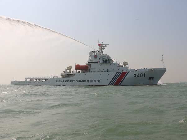 Looks like there's some tension off the coast of Malaysia, at the South Luconia Shoals. China Coast Guard ship 3401 is operating dangerously close to Indonesia-flagged offshore support ship Java Imperia.  Apparently trying to disrupt operations.  (file photos)   