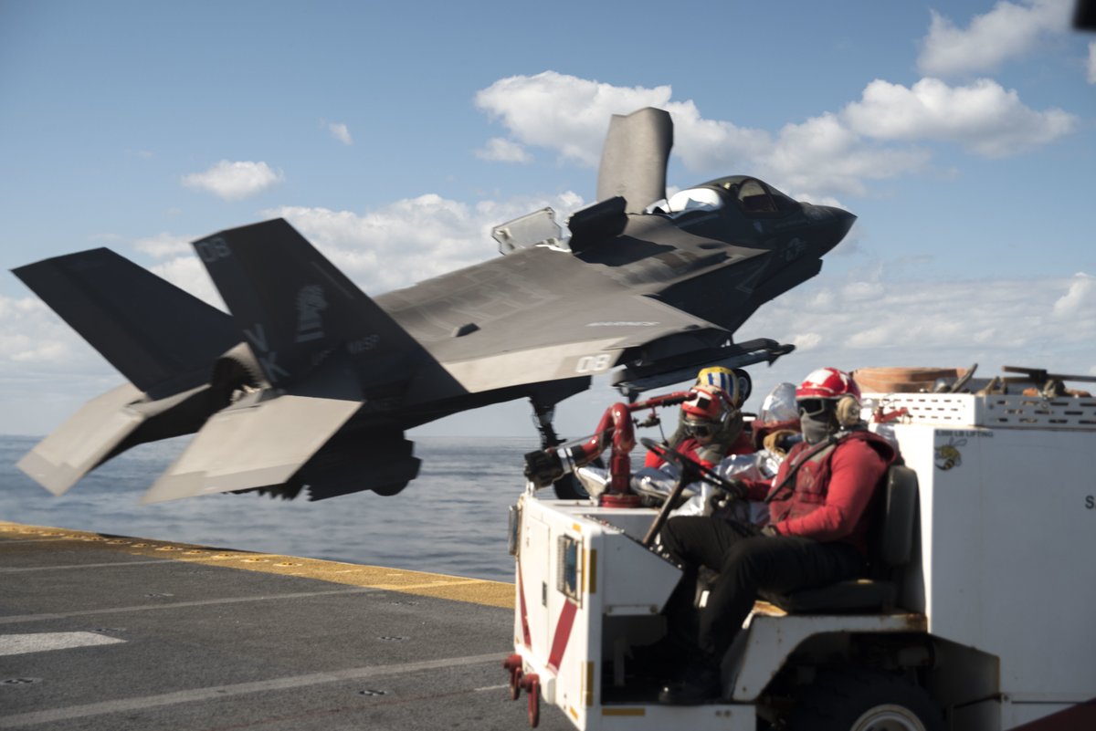The crew of the @USSWaspLHD1, embarked with @31stMEU, engages in flight ops in the East China Sea, maintaining readiness for any contingency   