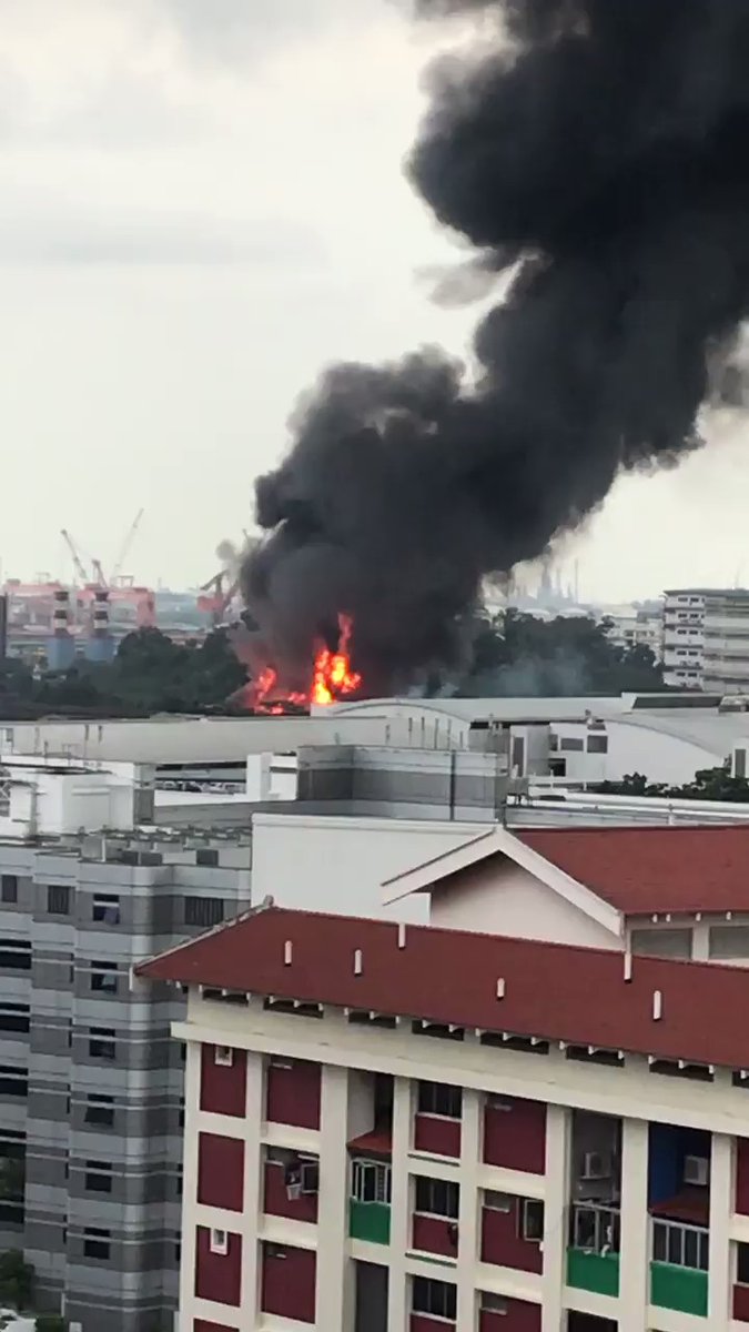 A massive explosion and fire near Jurong. Could be in Jalan Pesawat