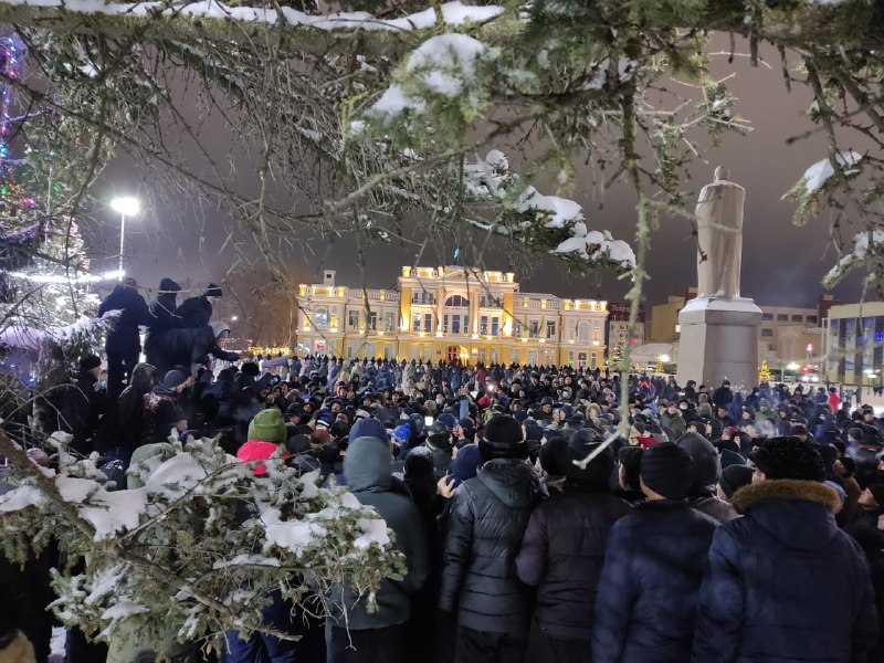 Protest at Abai square in Uralsk at 19:30