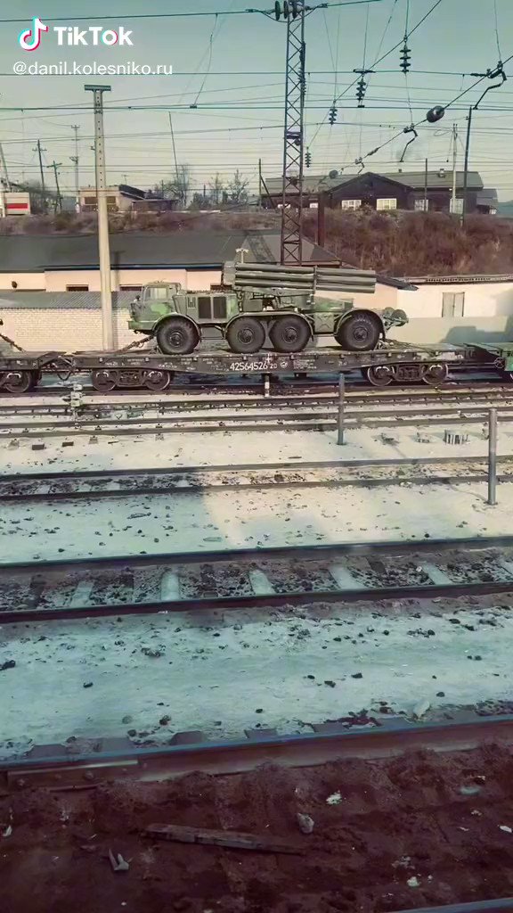 Military echelon with MLRS was filmed in Chita