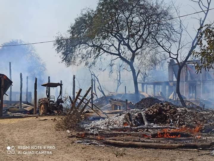 Junta troops torched houses in Chaung-U Village in Sagaing Region's Pale Township on Friday morning. Hundreds of homes are believed to have gone up in flames. (Photo: CJ)