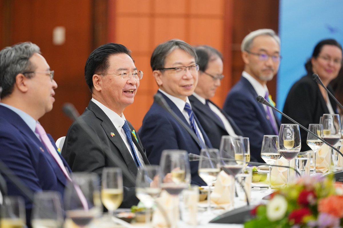 Taiwan Foreign Ministry: Friends from Lithuania and Ukraine enjoyed the banquet hosted by Minister Wu. We appreciate all the like-minded parliamentarians, academics & NGO workers who gathered in Taiwan as a powerful symbol of solidarity among frontline democracies