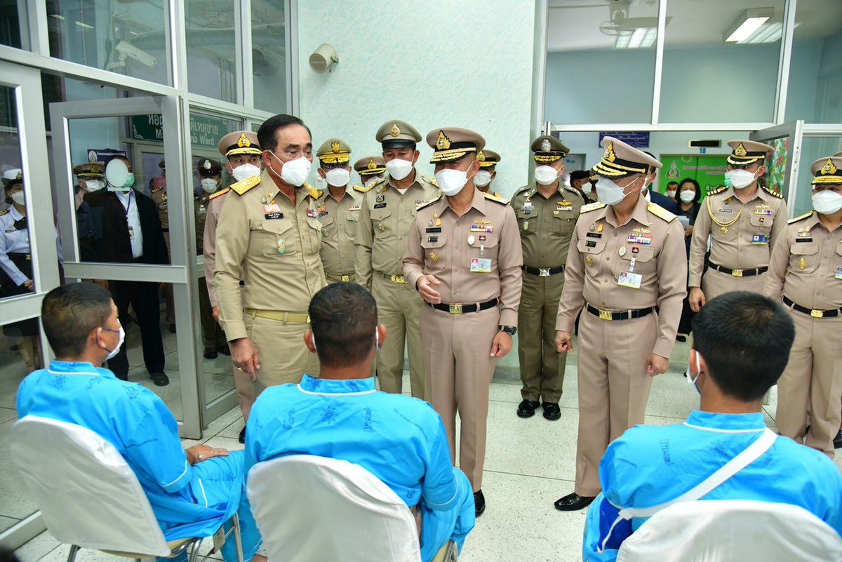 Thailand PM @prayutofficial seen visiting some of the survivors of the sunken @prroyalthainavy Sukhothai warship. The incident happened on Dec 18. 105 personnel onboard. 6 have died and 23 men still missing as search & rescue operations continue into 5th day