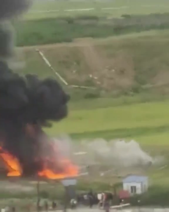 Un avión de Saurya Airlines se estrella durante el despegue en el aeropuerto internacional de Tribhuvan, Katmandú. A bordo del avión con destino a Pokhara viajaban 19 personas