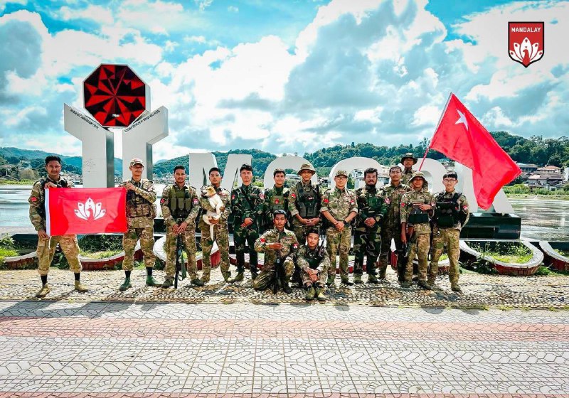 Mandalay PDF publicó fotos de la batalla por la captura de la ciudad de Mokot, Nung Cho, participó en las batallas por la captura de la ciudad de Saak Koo y ahora Mokok.