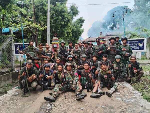 Las fuerzas de resistencia del PDF han capturado la ciudad de Tabayin y sus alrededores. Tabayin es la primera ciudad de las llanuras de Sagaing en ser tomada.