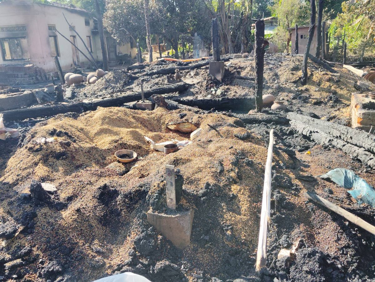 Government troops burned down 33 houses during a raid on Kanbae village in Magwe Region’s Yesagyo Township early Sunday morning, according to Yesagyo’s information committee.