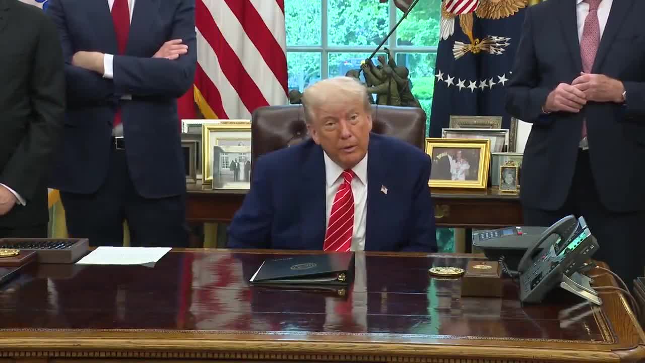 REPORTER: Jeśli rozmowy z Chinami pójdą dobrze w ten weekend, czy rozważyłby Pan obniżenie stawki celnej na Chiny; @POTUS: „Cóż, może tak być. Zobaczymy. Teraz nie można już bardziej. Myślę, że będziemy mieć bardzo dobre relacje.
