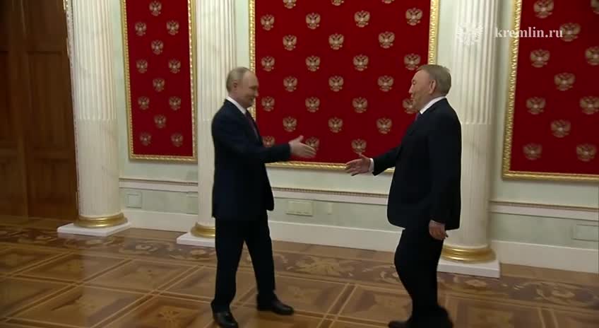Putin met the first president of Kazakhstan Nursultan Nazarbayev in the Kremlin