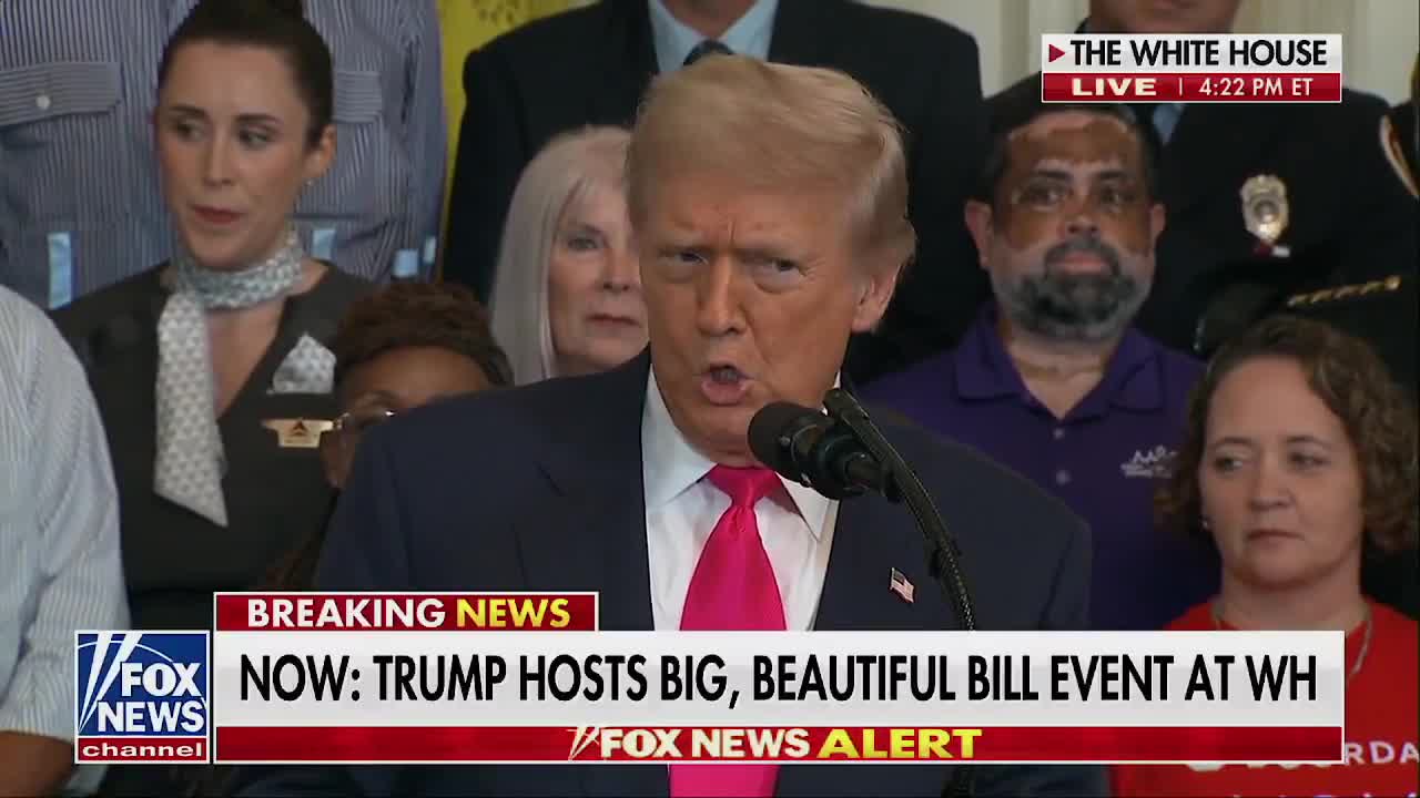 Prezydent Trump ogłasza, że podpisał wczoraj umowę handlową z CHINAMI. „Mamy jedną w przygotowaniu, być może, z INDIAMI.