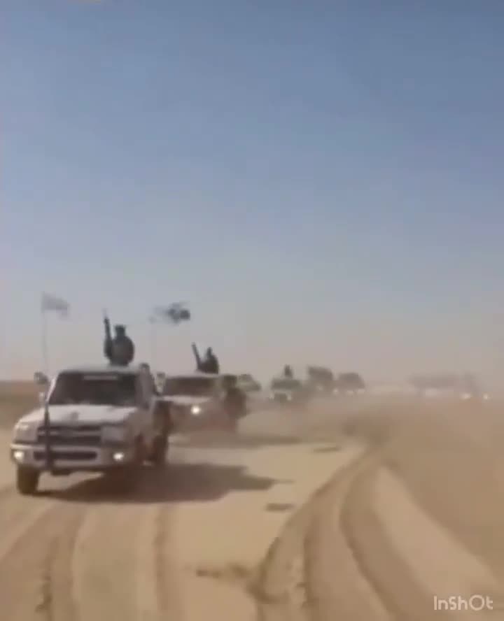 Grande mobilização militar das forças do Talibã ao longo da fronteira entre Paquistão e Paquistão