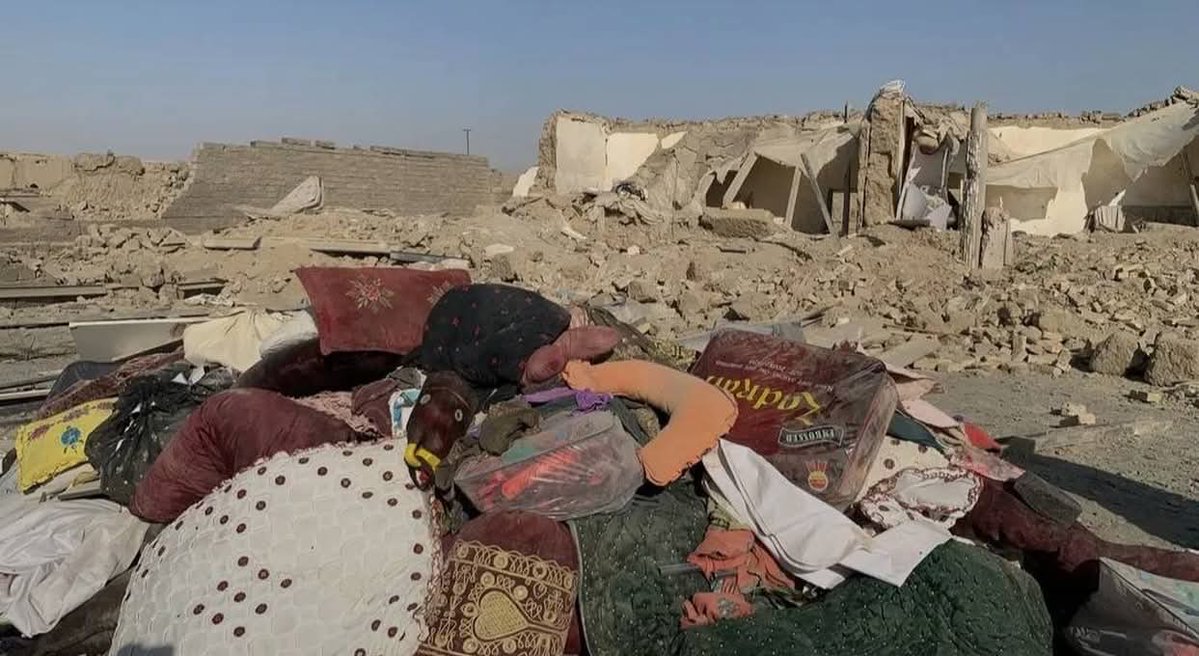 De acordo com autoridades de saúde em Kandahar, 15 pessoas morreram e outras 207 ficaram feridas nos ataques aéreos e ataques do Paquistão no distrito de Spin Boldak. Autoridades confirmaram que mulheres e crianças estão entre as vítimas.