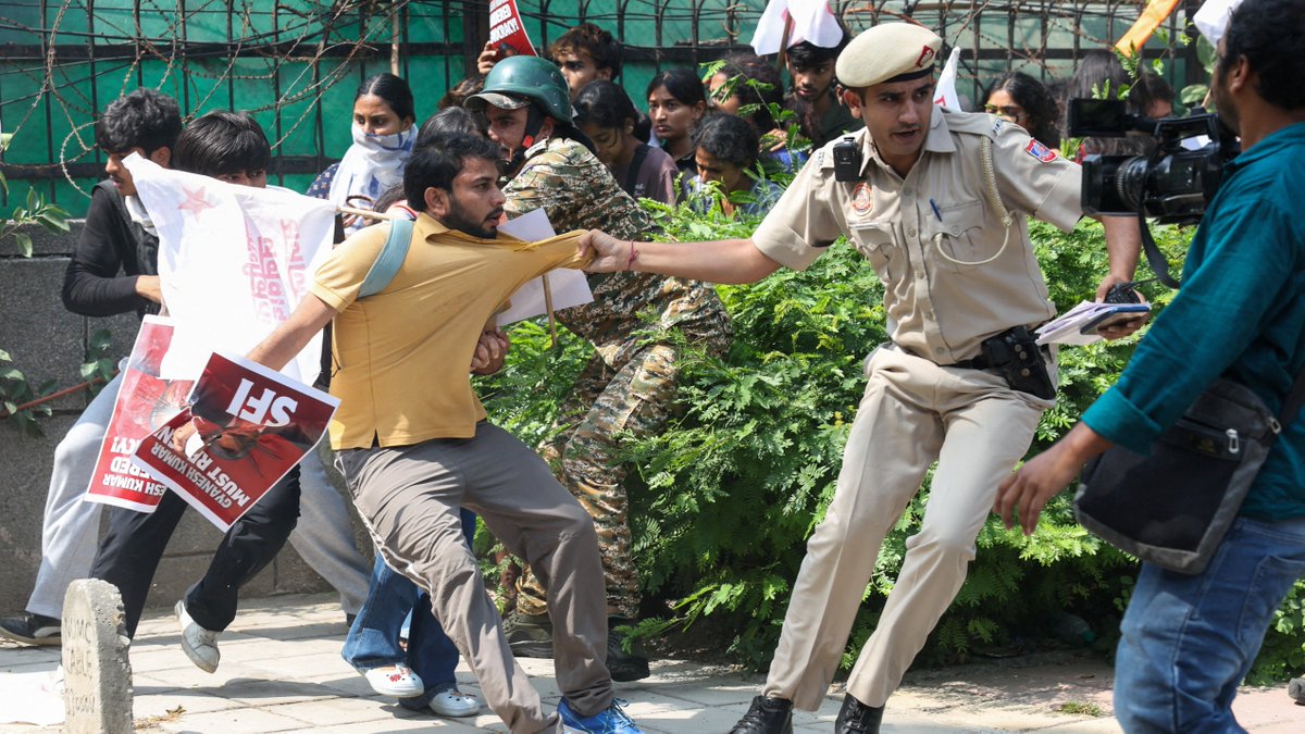 Indian police detained scores of protesters and the leaders of the Cockroach youth movement to defuse rallies against the country's elections chief